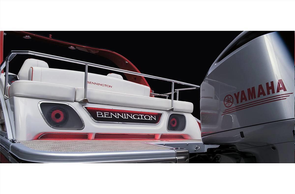 2023 Bennington 25 RTSBA Deluxe Folding Open Sport Arch, Gas Asst.