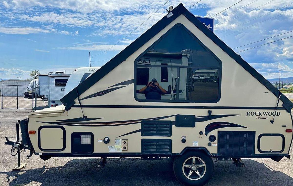 Used 2017 Forest River, Inc. Rockwood Ultra Lite Fifth Wheels A122SXR