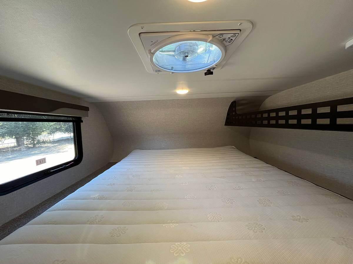 Squire SQ825 Truck Camper