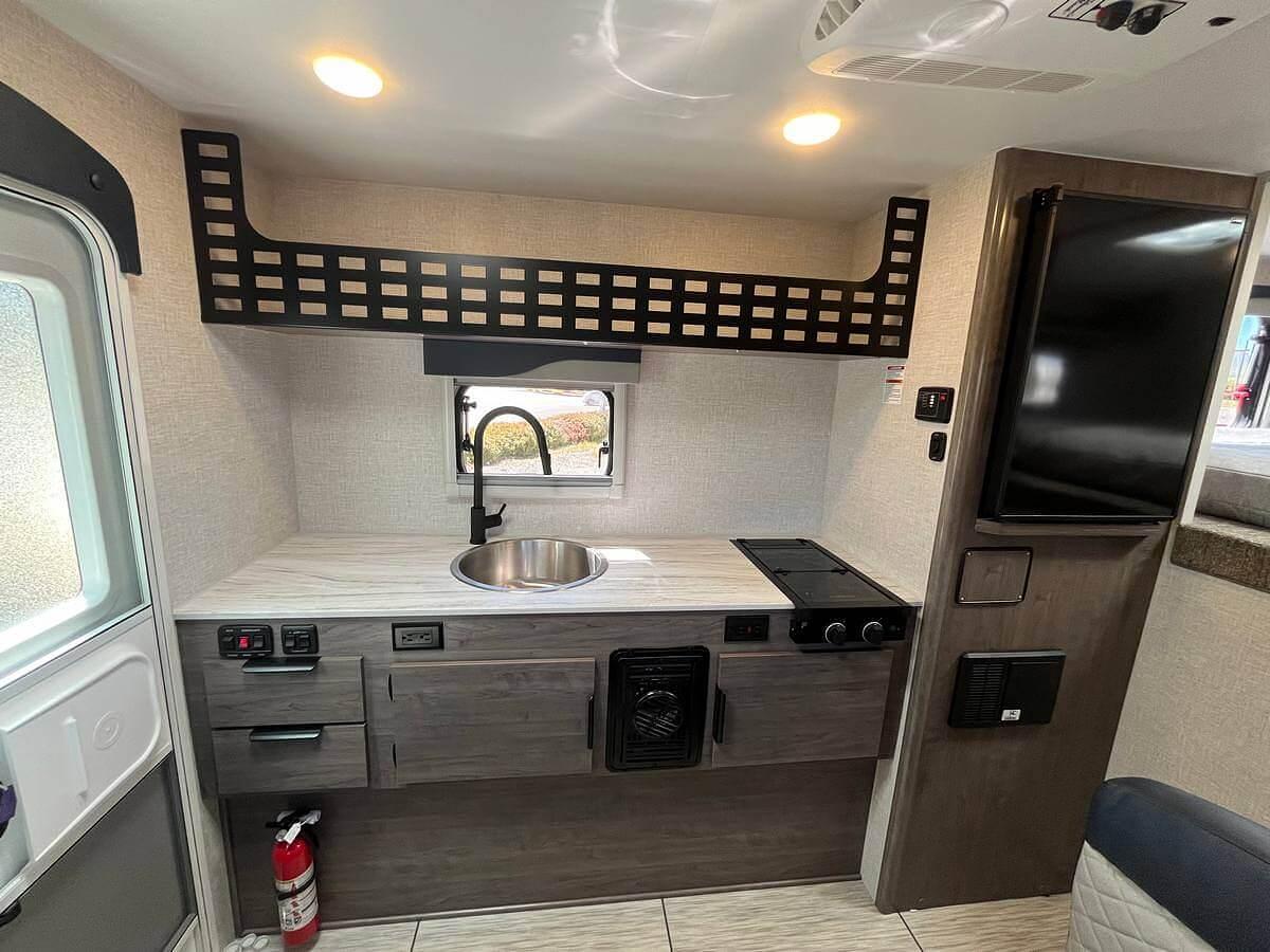 Squire SQ805 Truck Camper
