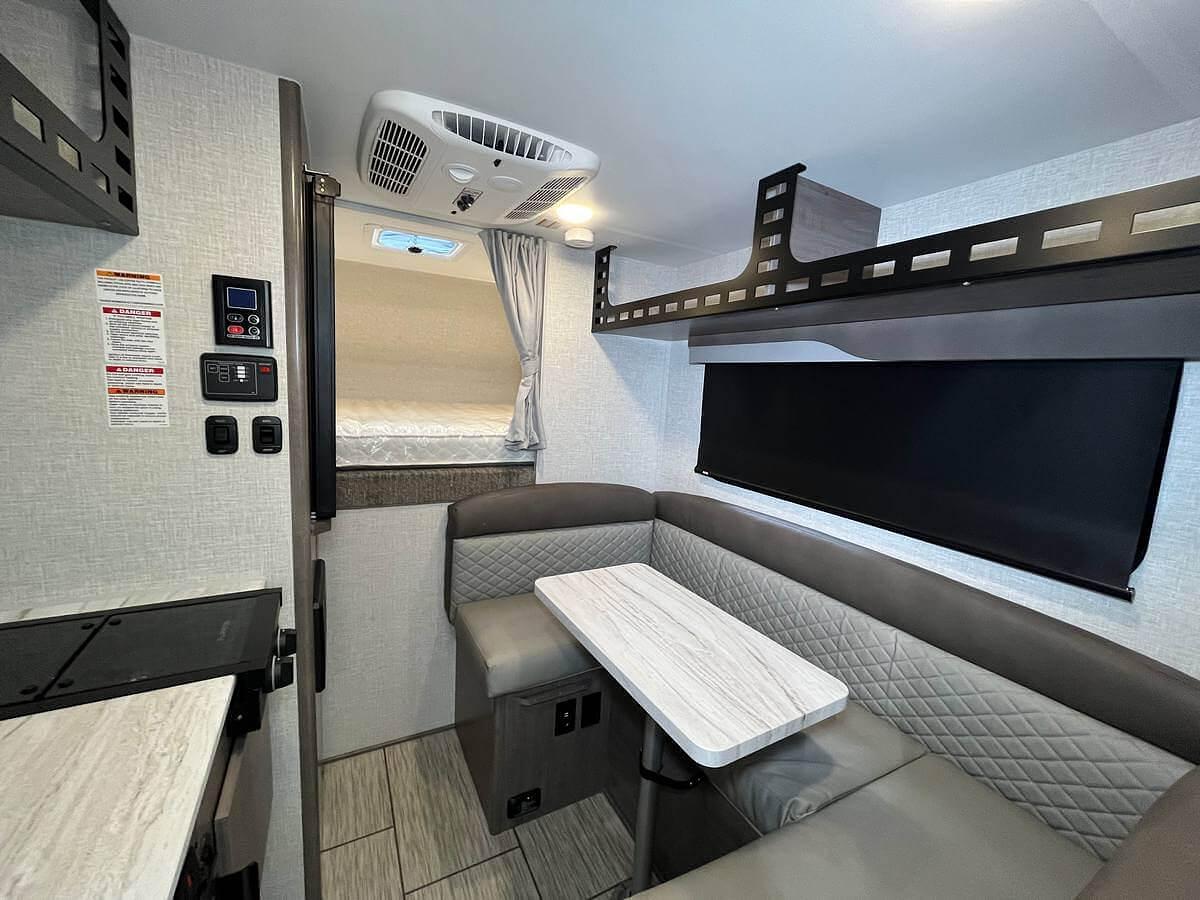 Squire SQ605 Truck Camper