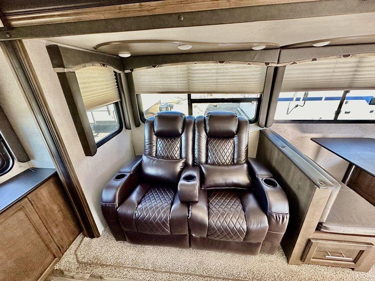 Used 2019 Keystone RV Cougar Half-Ton 27RESWE