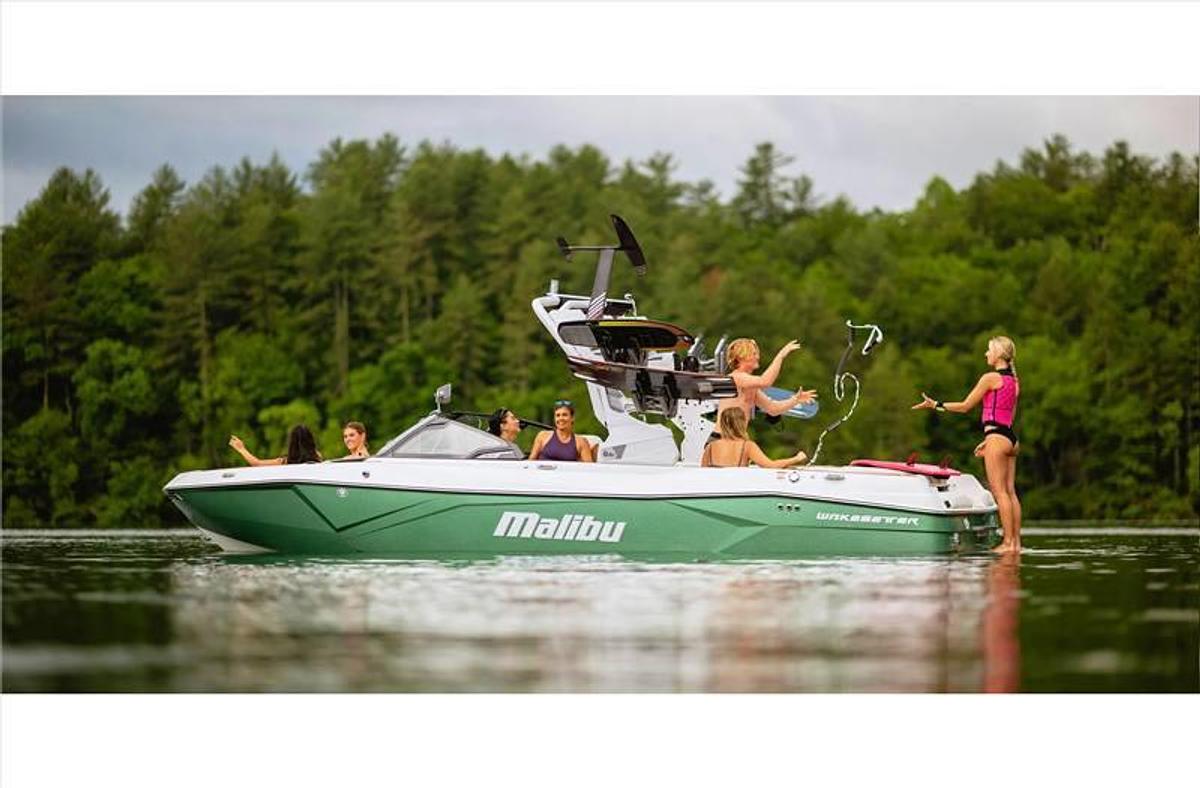 2024 Malibu Boats 23 LSV