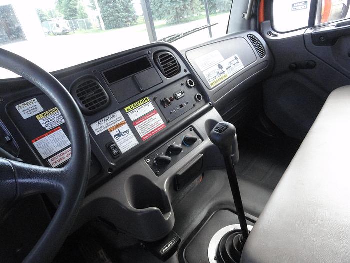 Used 2011 Freightliner/ Versalift M2106/ v0270 Elevator