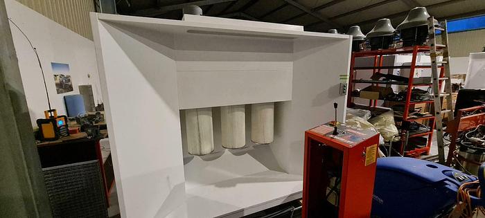 Used Powder coating line 3 filters 2150*2200*1800mm