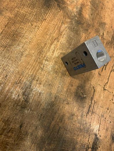 Used Festo Vacuum generator VAD-1/8 14015