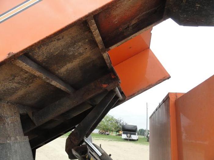 Used 2011 Versalift V0270E
