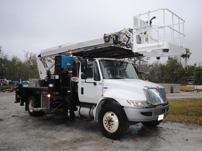 Used Altec LS63 on 2015 International 4300 SBA 4x2 Reg Cab Flatbed Truck - M37501