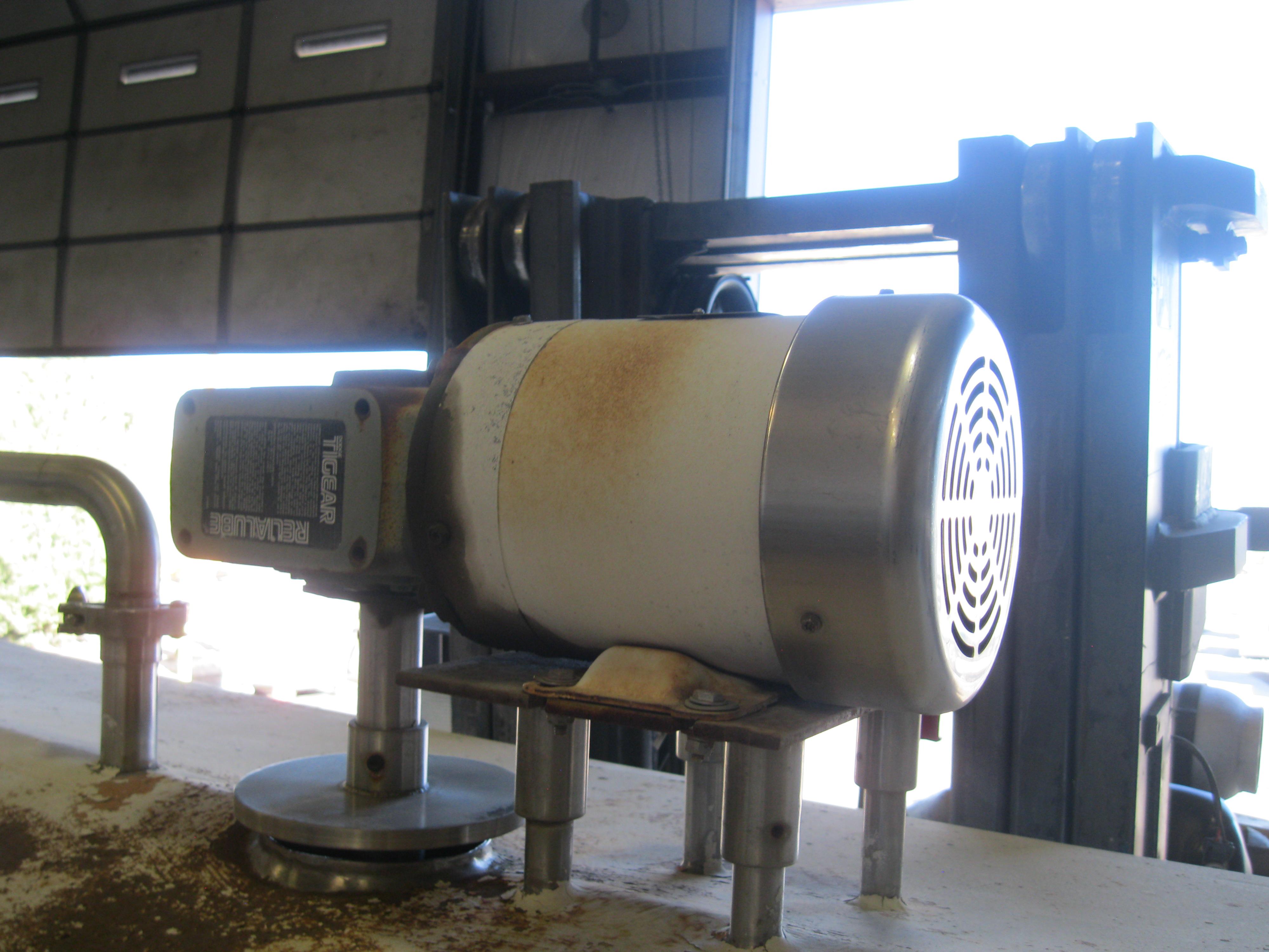 Usado 1000 GALLON PURITY HORIZONTAL STORAGE TANK