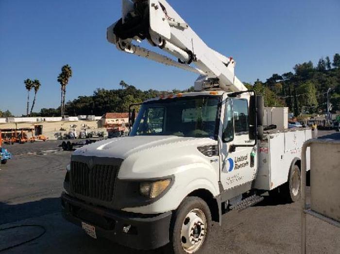 Used 2012 International Terra star 40’ bucket truck