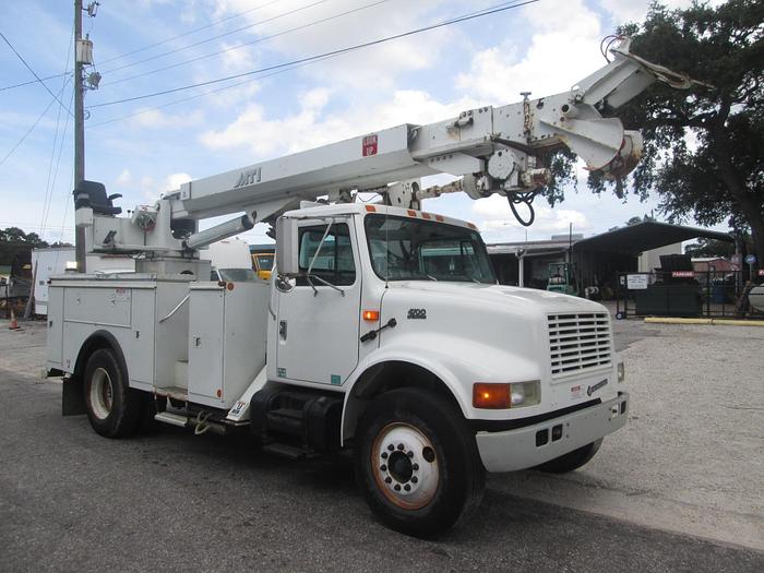 Used 2001 International 4700 Digger Derrick Truck