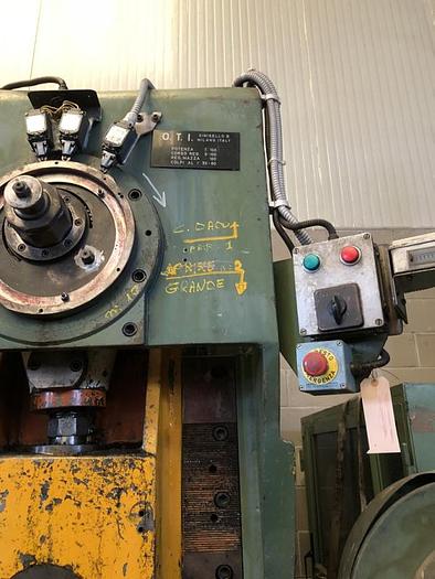 Usato PRESSA A FRIZIONE OTI 100 TON