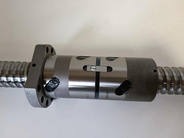 Geschliffener Präzisions Kugelgewindetrieb, D40 mm, 1415 mm, KSK, neu