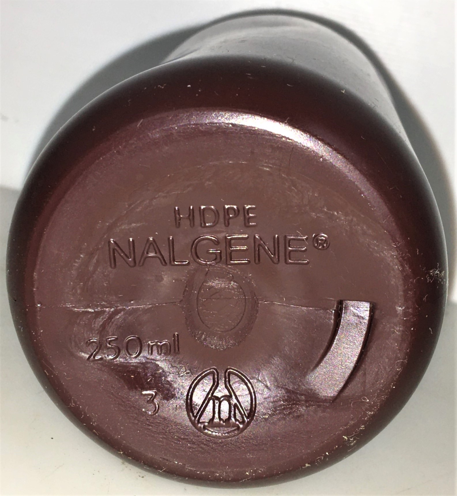 New Open Box Nalgene 2004-0008 Round Amber Narrow-Mouth Sample Bottle with Cap - 250mL (Pack of 25)