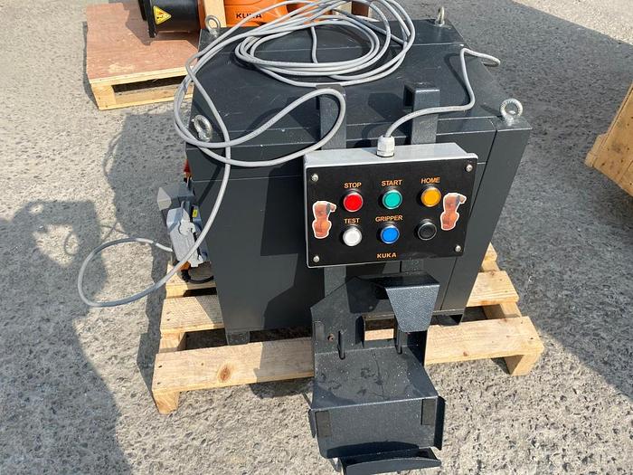 Used 2015 Kuka KR C4 + KR 6 R700 Sixx Robot