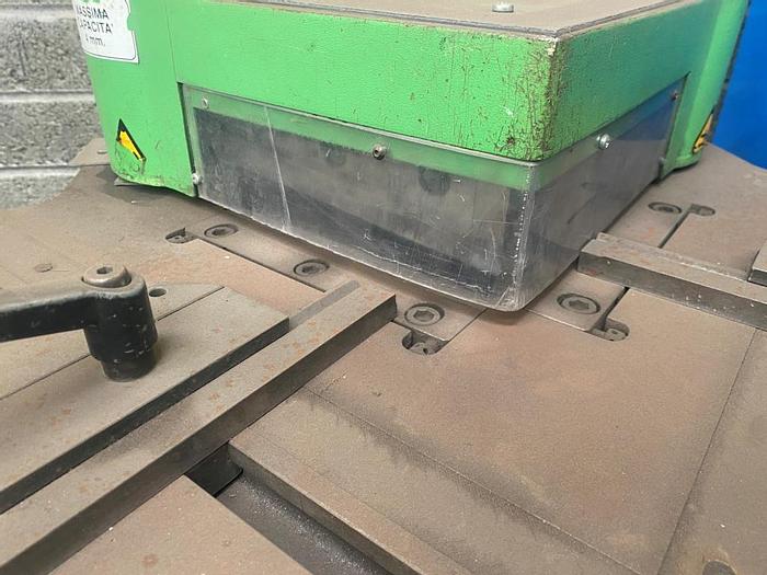 Used 2000 FIM Goal 200/4 Corner Notcher