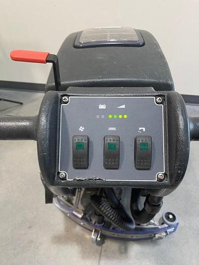 Refurbished VIPER FANG 20 FLOOR SCRUBBER (REFURBISHED)
