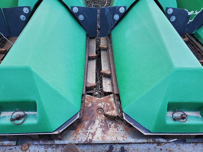 Used 12r22 John Deere Corn Header