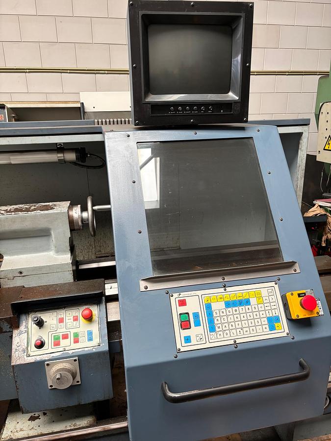 Gebruikt Labor E275 x 2000 CNC draaibank