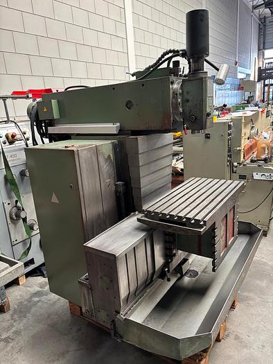 Gebruikt TOS FNGJ 32 freesmachine