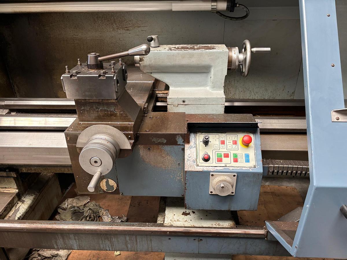 Gebruikt Labor E275 x 2000 CNC draaibank