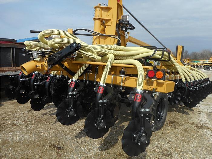 BAZOOKA FARMSTAR T183045CT-HD Manure Injection System