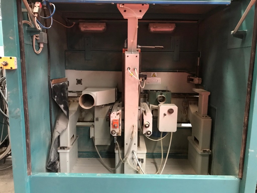 Usato 2001 Squadratrici in linea destra e sinistra a 2 gruppi, marca Celaschi