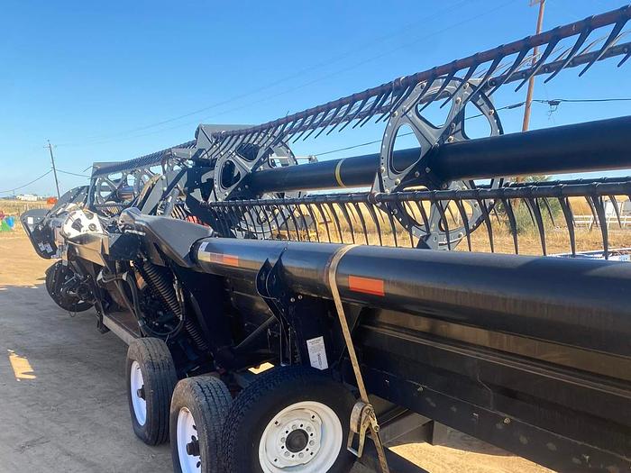 Used 2010 40' MacDon FD70 Draper Header