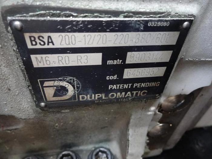 Utilisé Hyundai HIT-20M