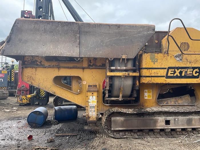 Used 2009 Extec C12+ tracked jaw crusher