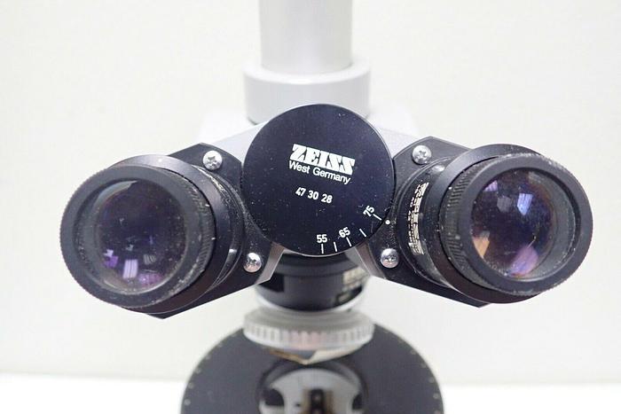 Used Zeiss 470916 Binocular Microscope w/ 2 Kpl-W10x Eyepieces & 473059 Magnifier