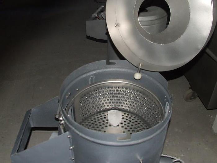 Used 4-rolkowa ocieraczka do warzyw okopowych (ziemniaki, marchew, itp.)