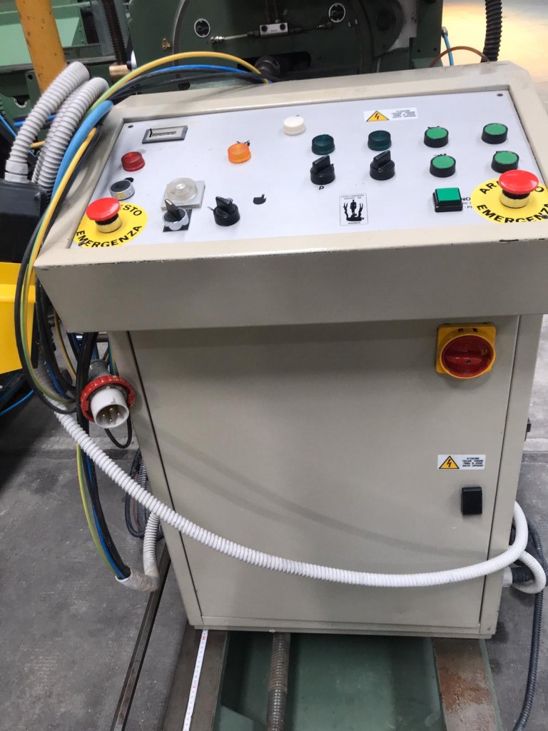 Usato 1990 Tenonatrice stondante doppia, automatica, marca Bacci