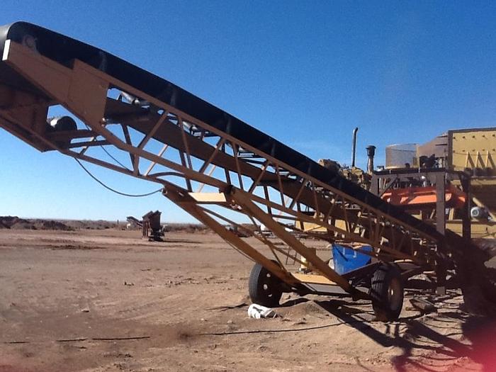 Used 26-PIECE CRUSHING/SCREENING SYSTEM