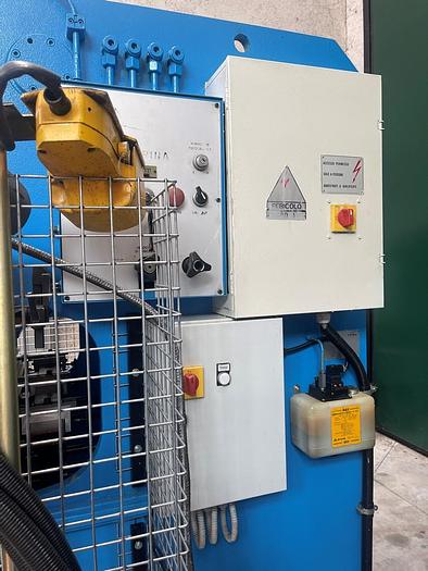 Usato PIEGATRICE FARINA IDRAULICA 1500X40