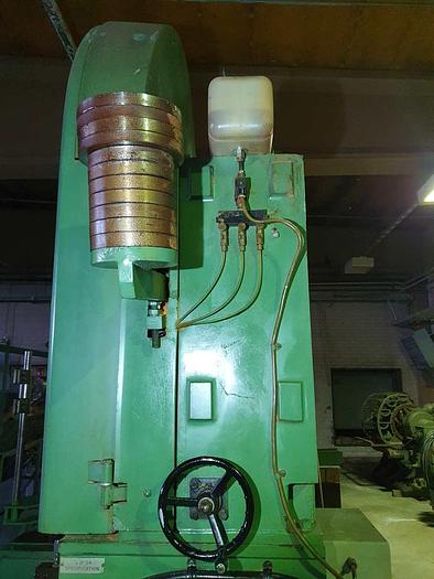 Used 1985 Stenner UK Stenner VHE 105 Single Centre Cutting Resaw