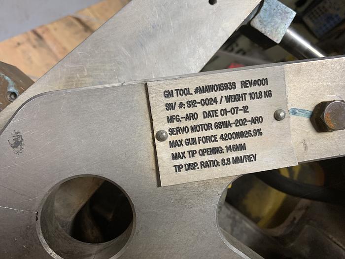 Used FANUC R2000iB/210F 210KG X 2655MM REACH 6 AXIS CNC ROBOT W/R30iA CONTROLS WITH ARO SERVO GUN