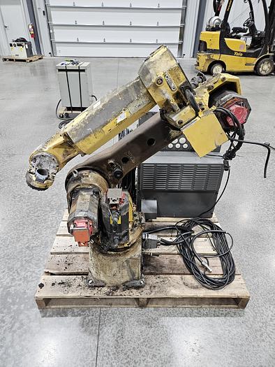 Used FANUC Arcmate 120ic Industrial Robot With R-30ia Controller