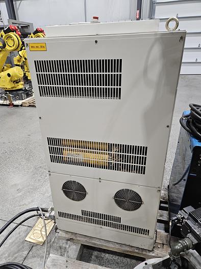 Used Yaskawa Motoman EA1900N Industrial Welding Robot With Miller Auto Axcess 450