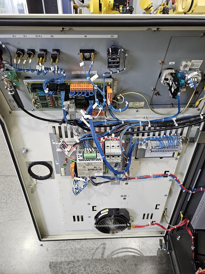 Used Fanuc R-2000ib/125L Industrial Robot With R-30ia Controller