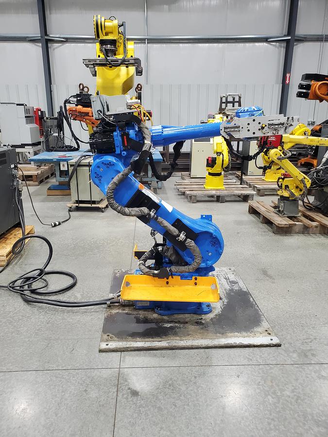 Used Yaskawa Motoman MH50-II Industrial Robot With DX200 controller