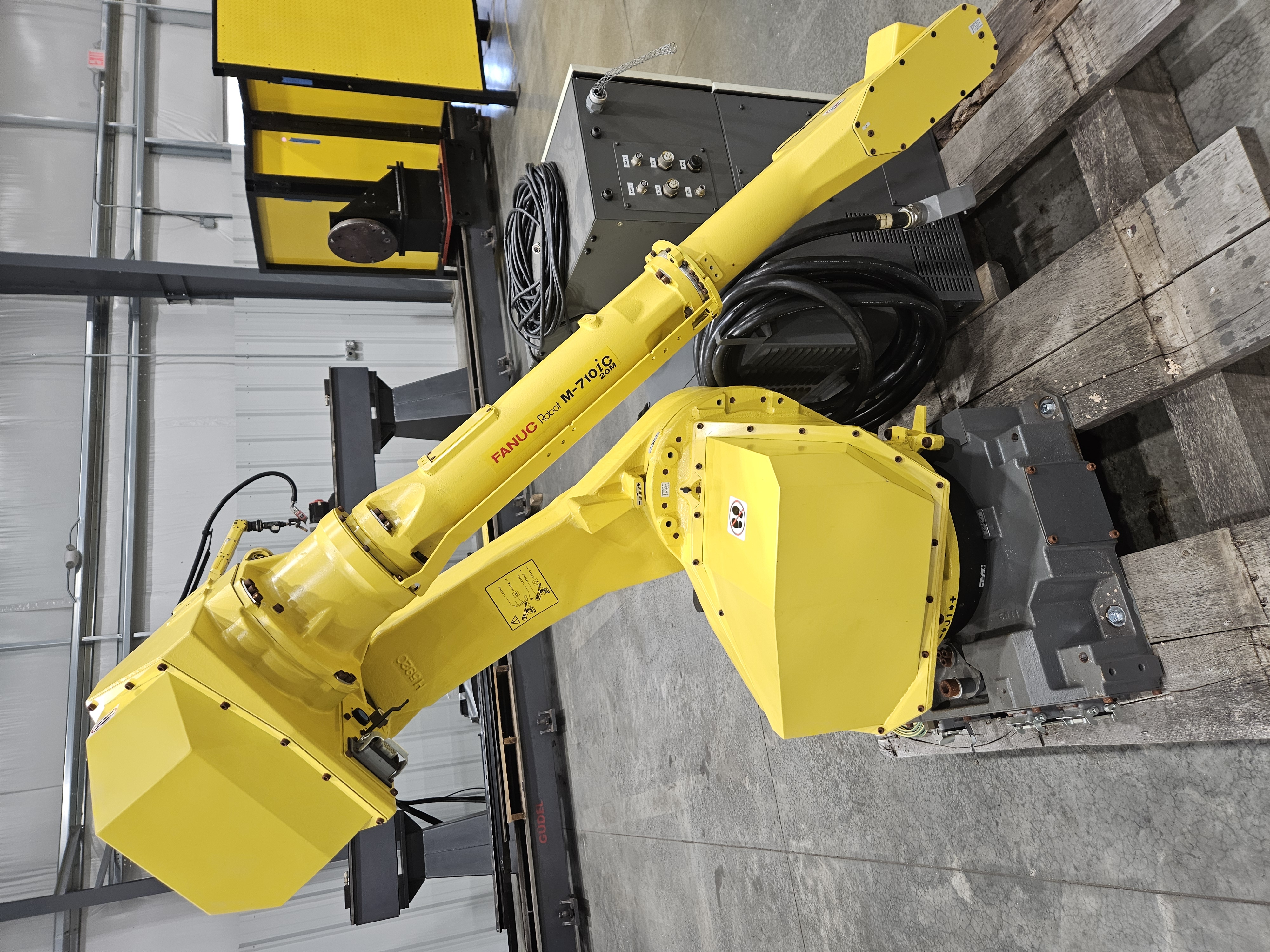 Used FANUC M-710ic/20M Industrial Robot With R-30ib Controller