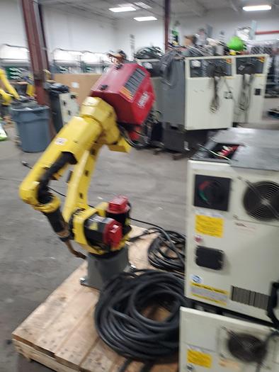 Used Fanuc Arcmate 120ic/10L and 100ic Dual Arm Industrial Robot With Tilt Rotate Positioner