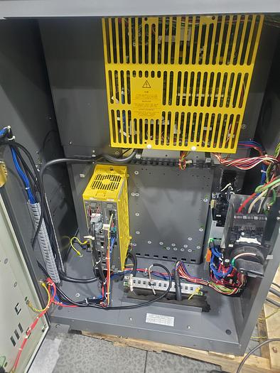 Used FANUC Arcmate 120ic Industrial Robot With R-30ia Controller - Low Hours