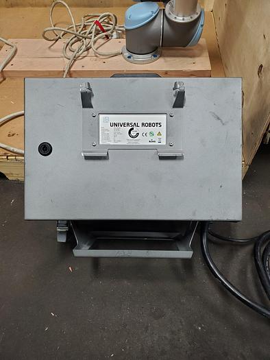 Used 2015 Universal UR5 Industrial Cobot