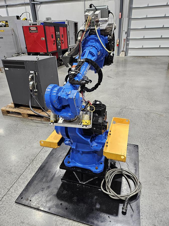 Used Yaskawa Motoman MH50 Industrial Robot With DX100 Controller