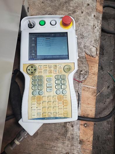Used Yaskawa Motoman MH80 With DX100 Controller