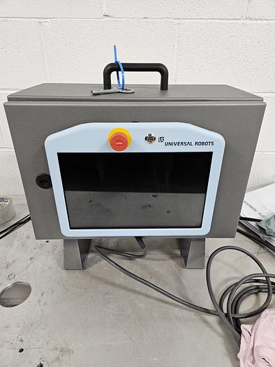 Used Universal UR5e Industrial Robot - Only 10 days power on time