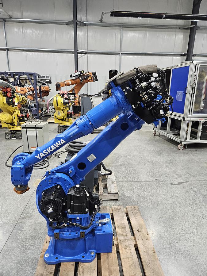 Used Yaskawa Motoman GP35L Industrial Robot With YRC1000 Controller