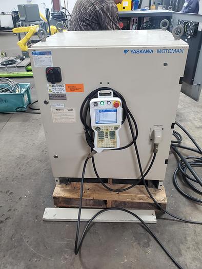 Used Yaskawa Motoman MH165-100 Industrial Robot With DX100 Controller